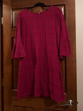 Women's Petite Crochet Lace Bell-Sleeve Dress - Maroon